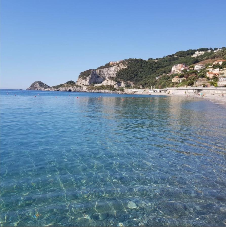 Appartamento Ca' Sandra Vado Ligure Luaran gambar